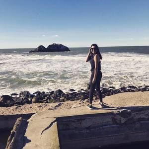 Meet your Posher, Chloe